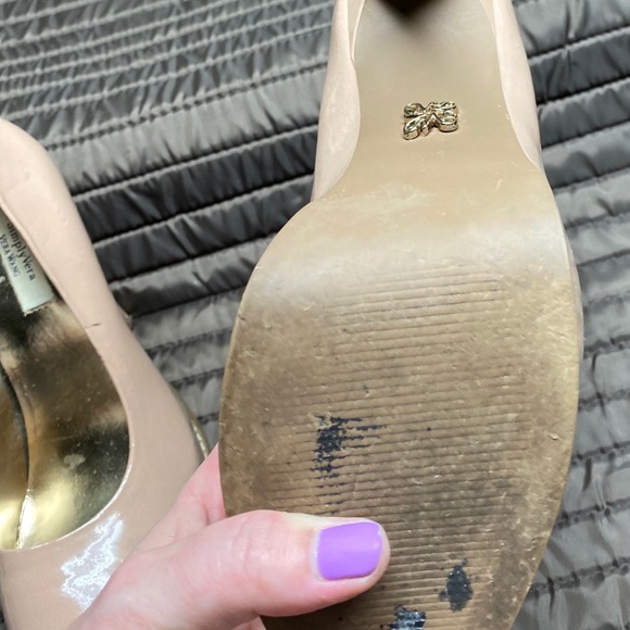 Vera Wang flesh tone patent heels - Picture 7 of 8